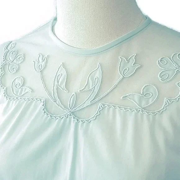 1950s Vintage Mint Green Nylon Short Sleeve Blouse With Yoke Designs Extra Large - Picture 3 of 7